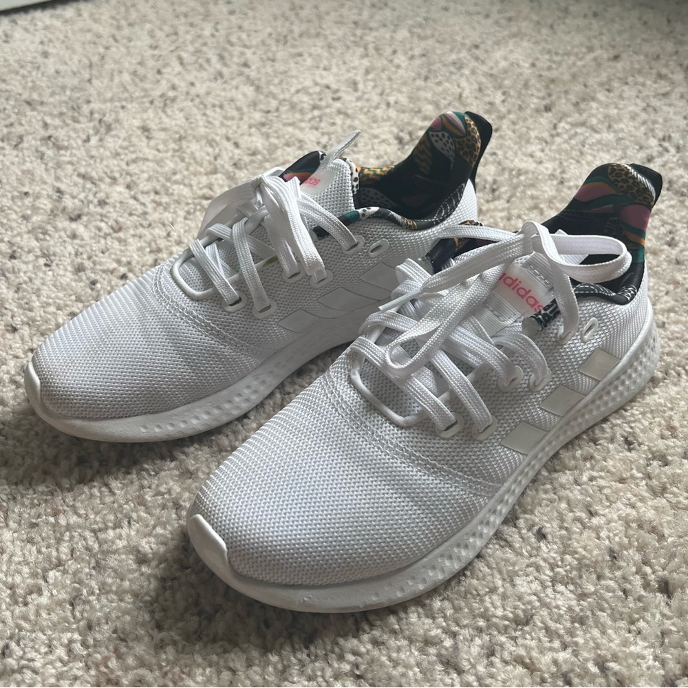 White Adidas cloudfoam